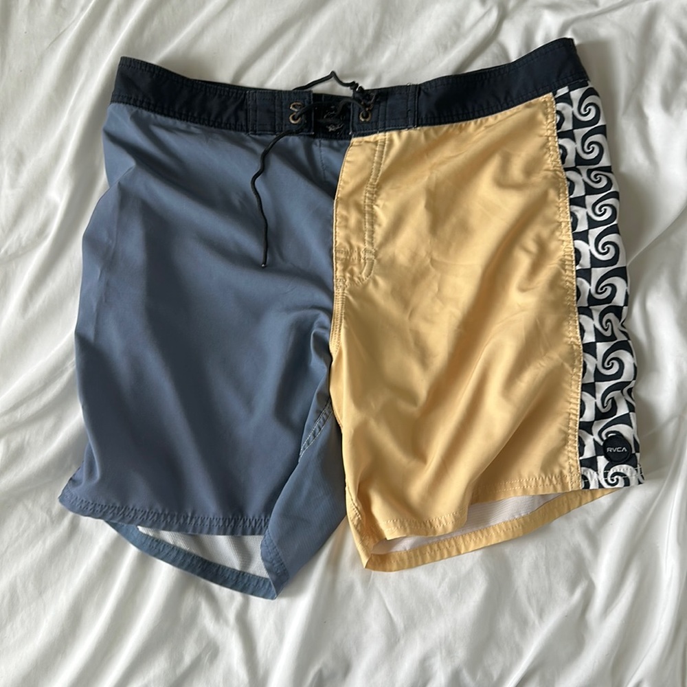 Men’s board shorts